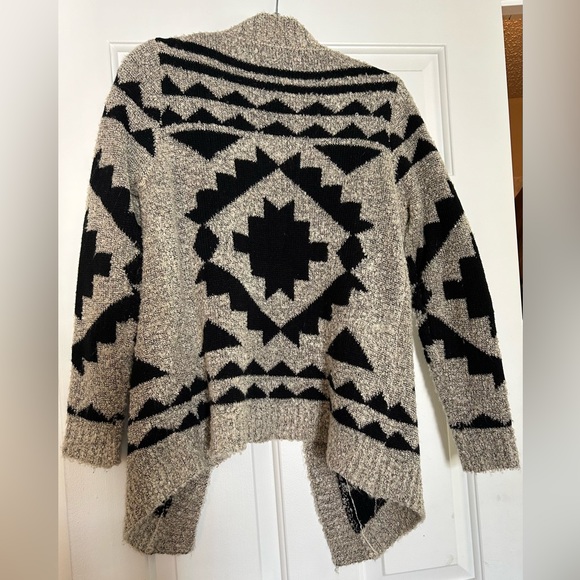 Charlotte Rouse Aztec Cardigan- M/L - Picture 3 of 3